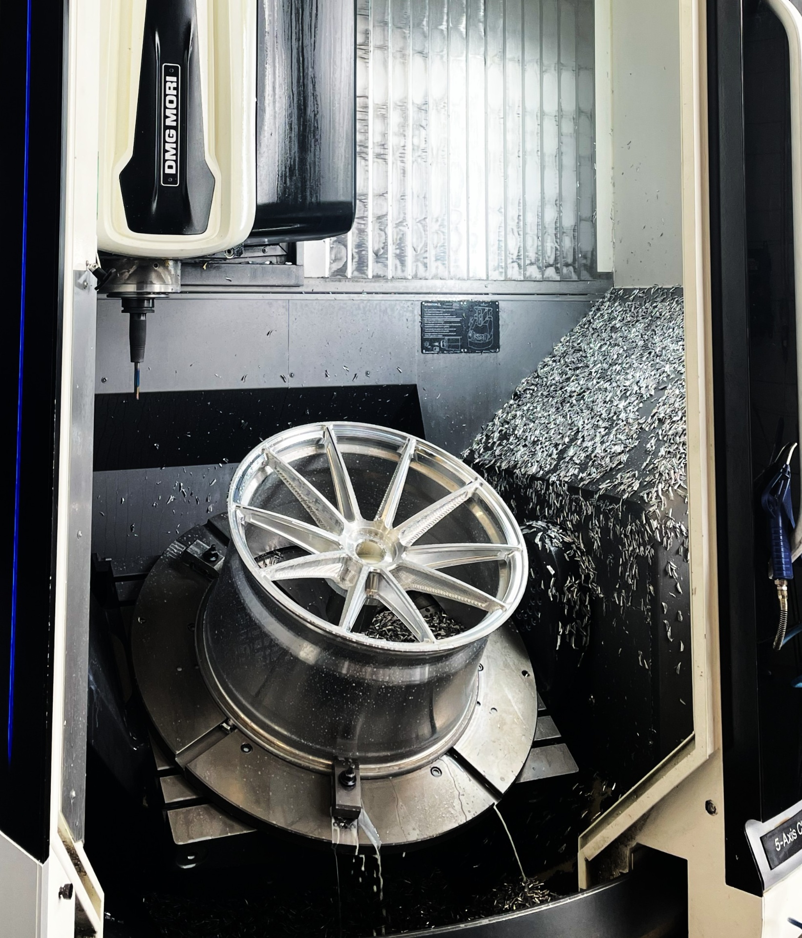 PFZ Forged Schmiederohling im 5-Achs-CNC-Bearbeitungszentrum DMG MORI
